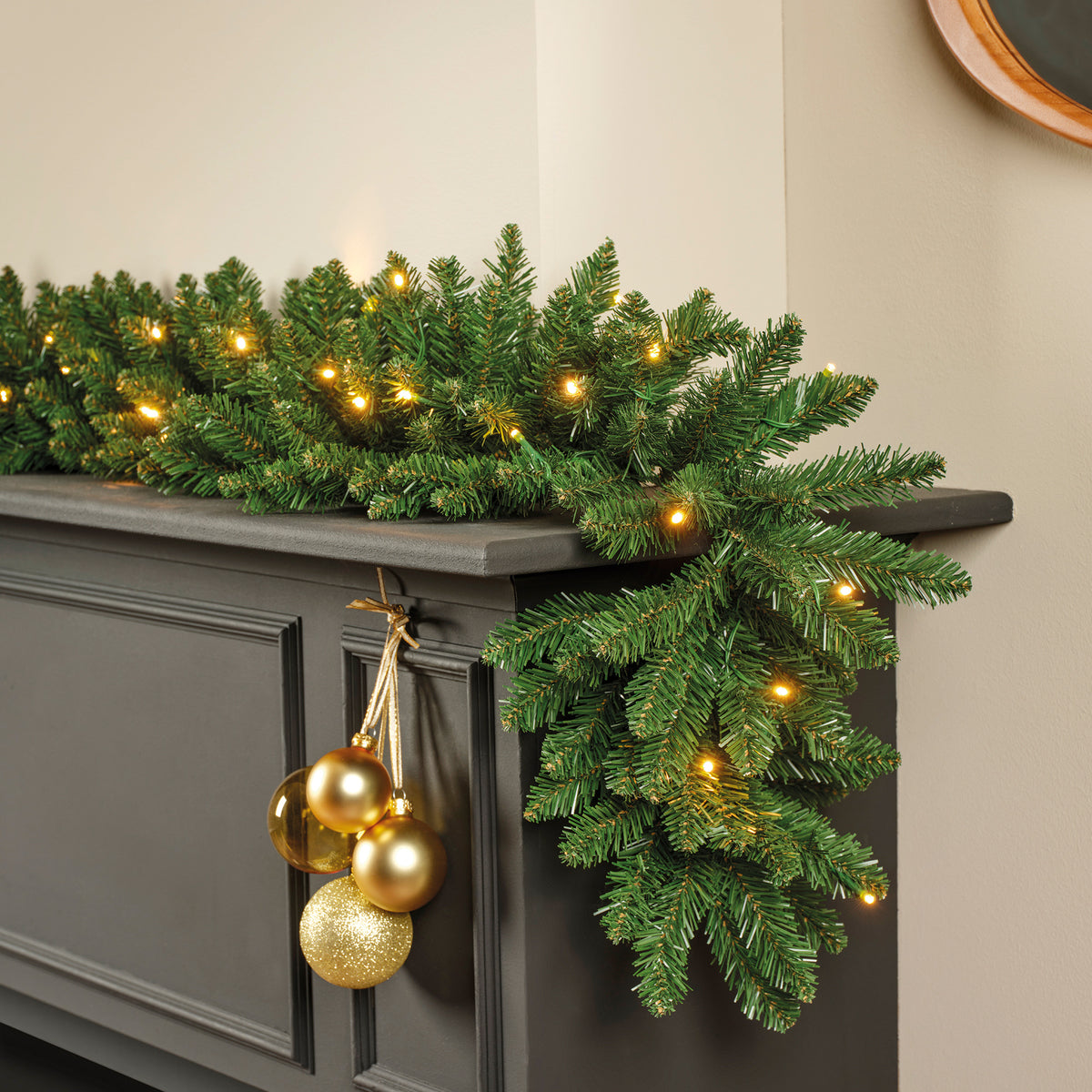 Everlands Everest Pre-Lit Soft Gold LED Christmas Indoor or Outdoor Garland 1.8m