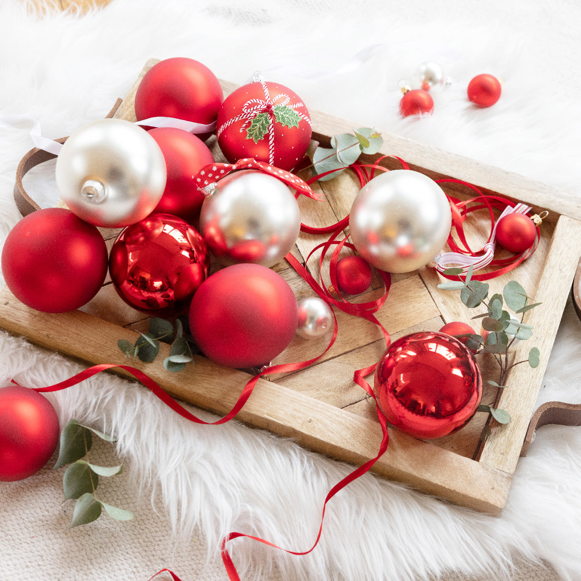 Christmas Red Mixed Matt and Shiny 8cm Glass Baubles - Tube of 6
