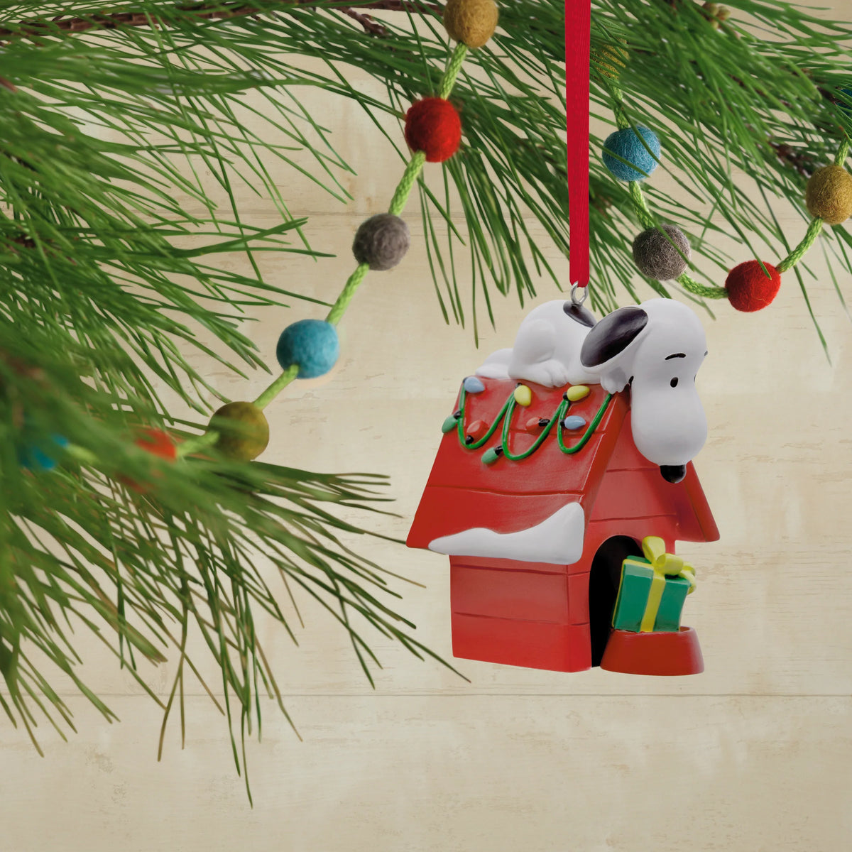 Snoopy & PEANUTS Christmas Decorations & Baubles
