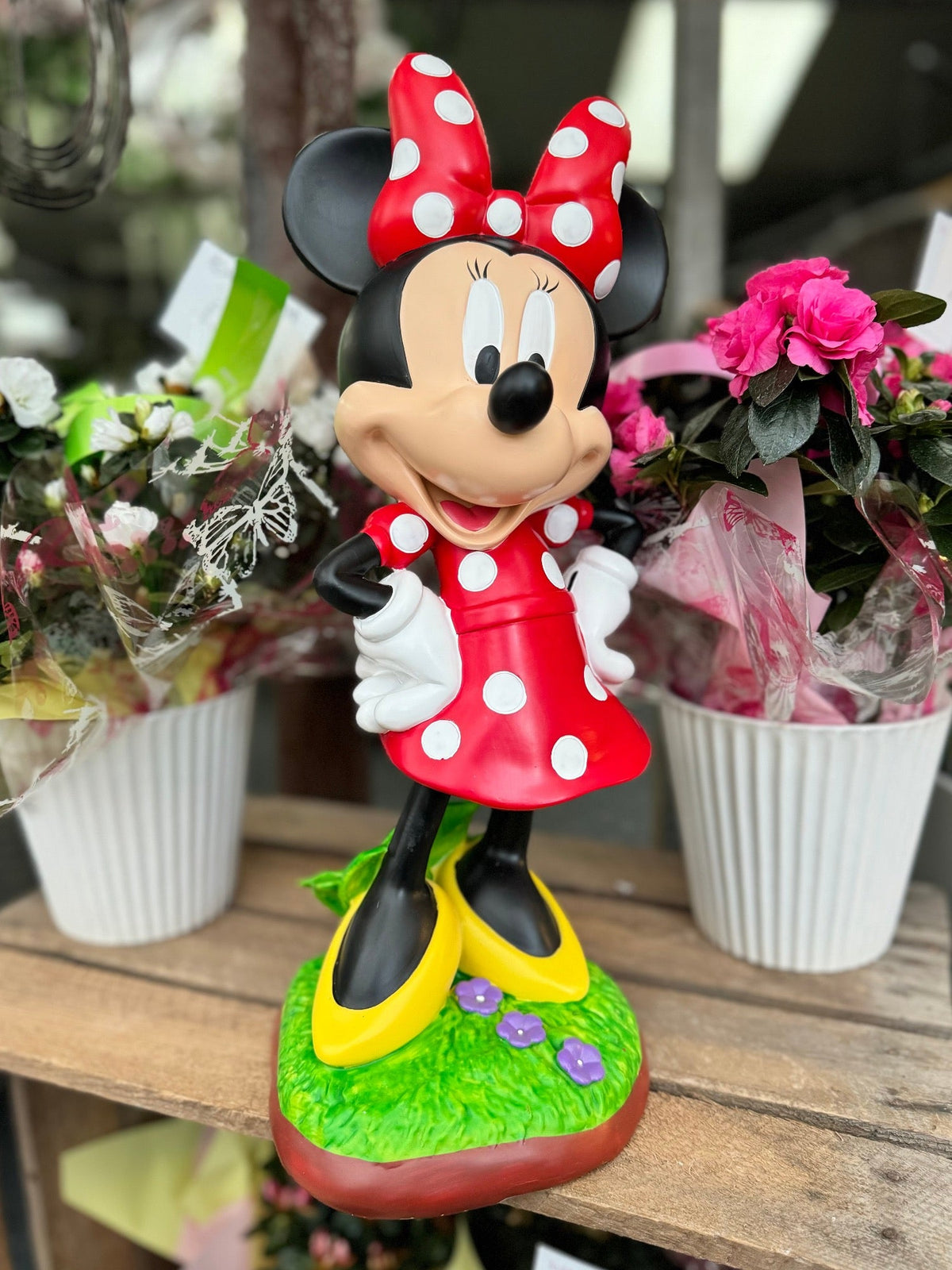 Disney Minnie Mouse Garden Statue 40cm