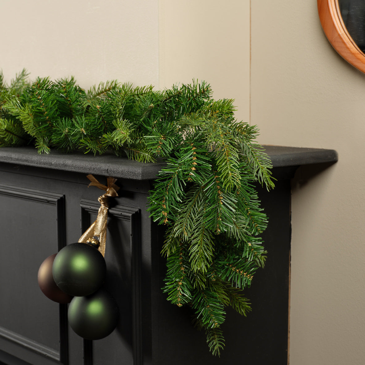 Everlands Green Grandis Christmas Garland - 270cm