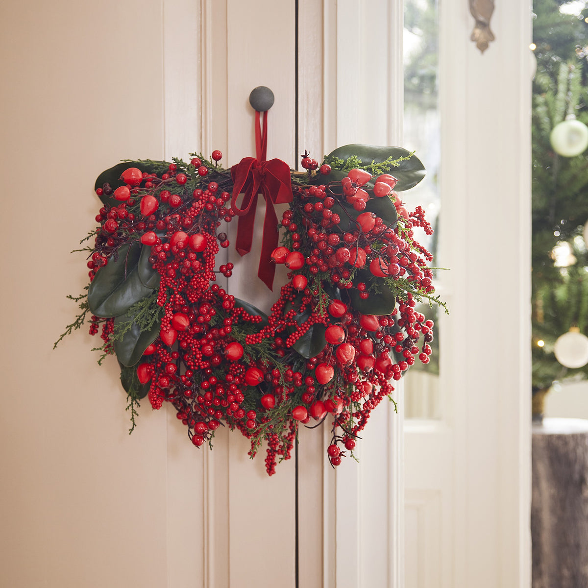 Red Big Berries Indoor Wreath on Hanger 40cm