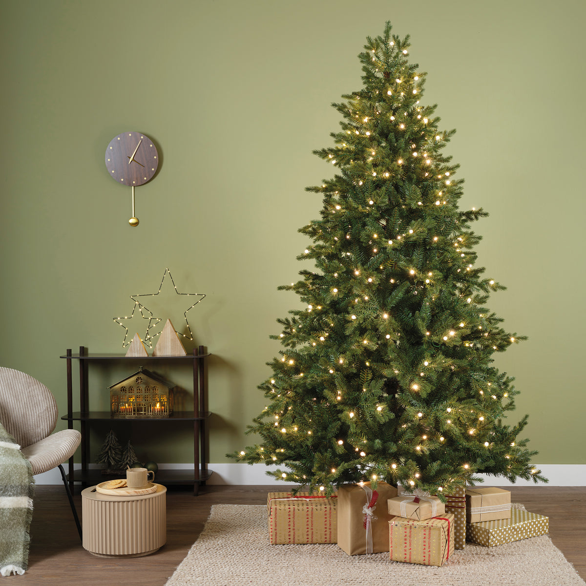 Everlands 7.5ft Rumford Fir Pre-Lit with 530 Warm White & Multi Colour Switch Ball LEDs Artificial Christmas Tree