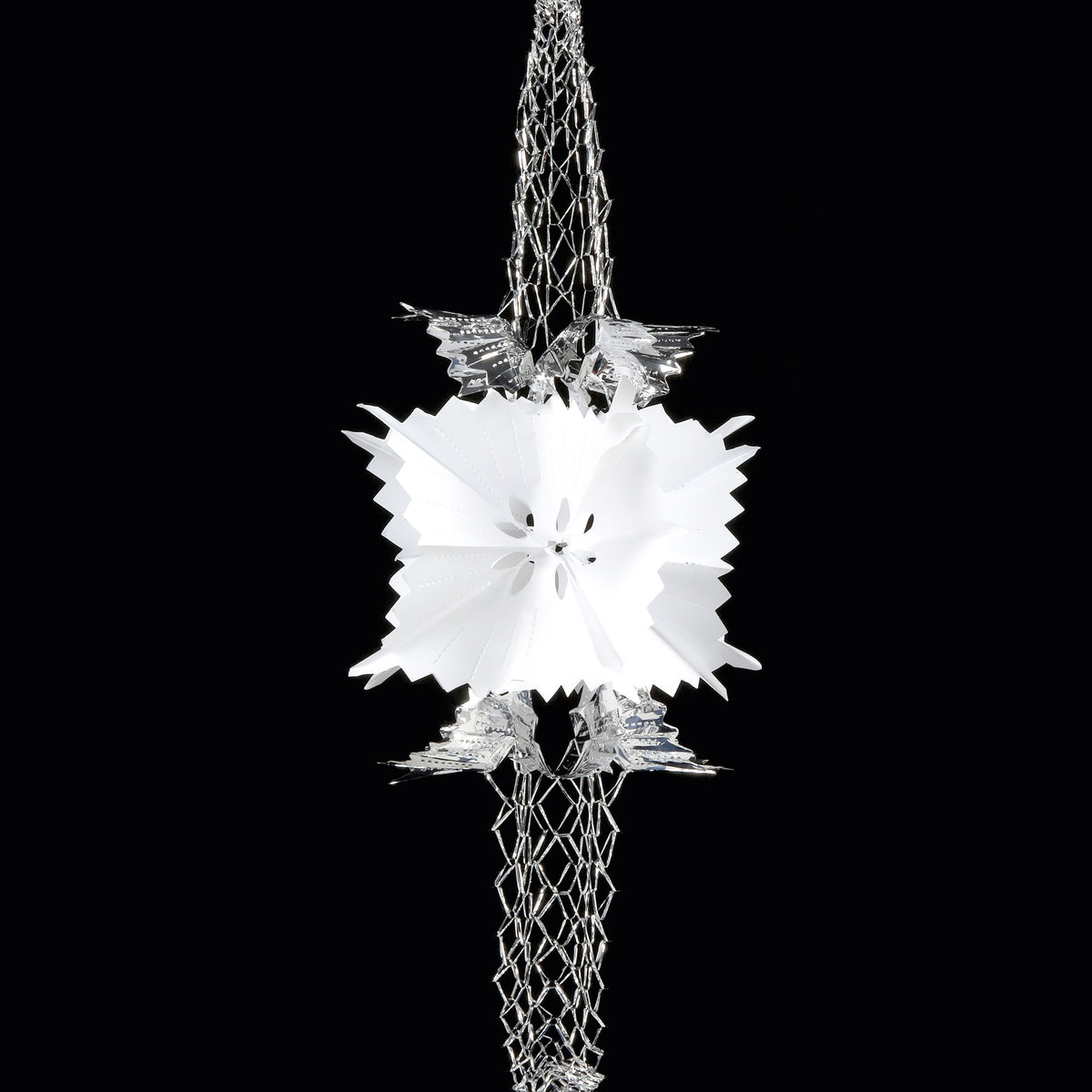 Traditional Vintage Silver & White 4 Section Garland - 2.7m