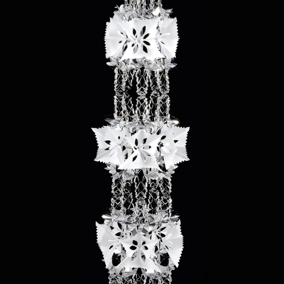 Traditional Vintage Silver & White 8 Section Garland - 2.7m