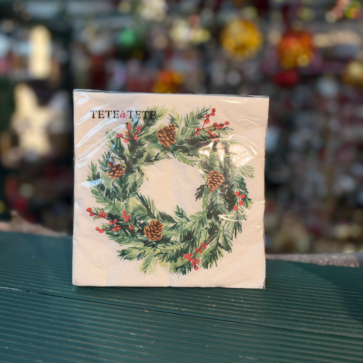 Christmas Wreath with Pinecones 33cm Napkins