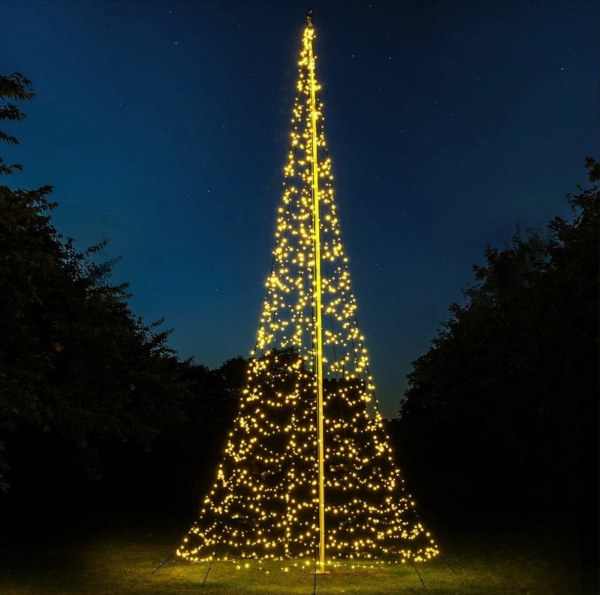 NOMA 4m Starry Nights Pole Tree with 640 Warm White LEDs