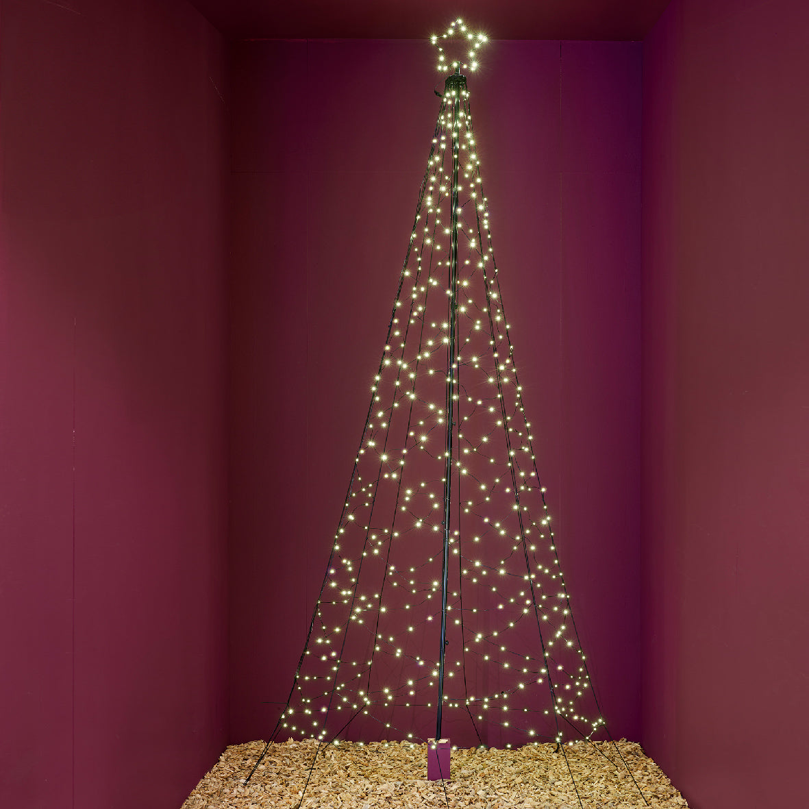Lumineo - 5m Supersized Outdoor Light Up Christmas Tree Tower Warm White - 836 LEDs