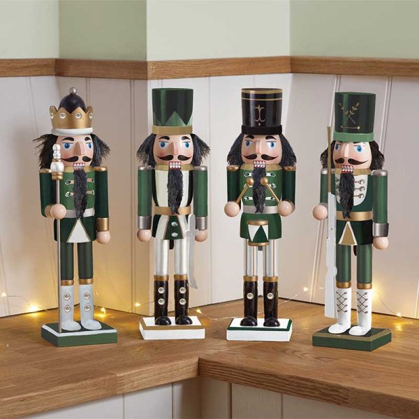 Three Kings Wooden Nutcracker Green Grenadier - 20cm