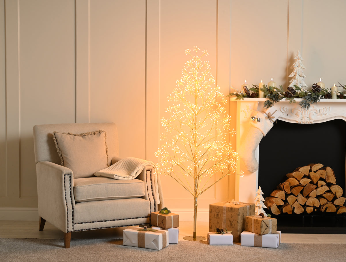 Traditional Warm White LED Light Up Dewdrop Starburst Christmas Tree
