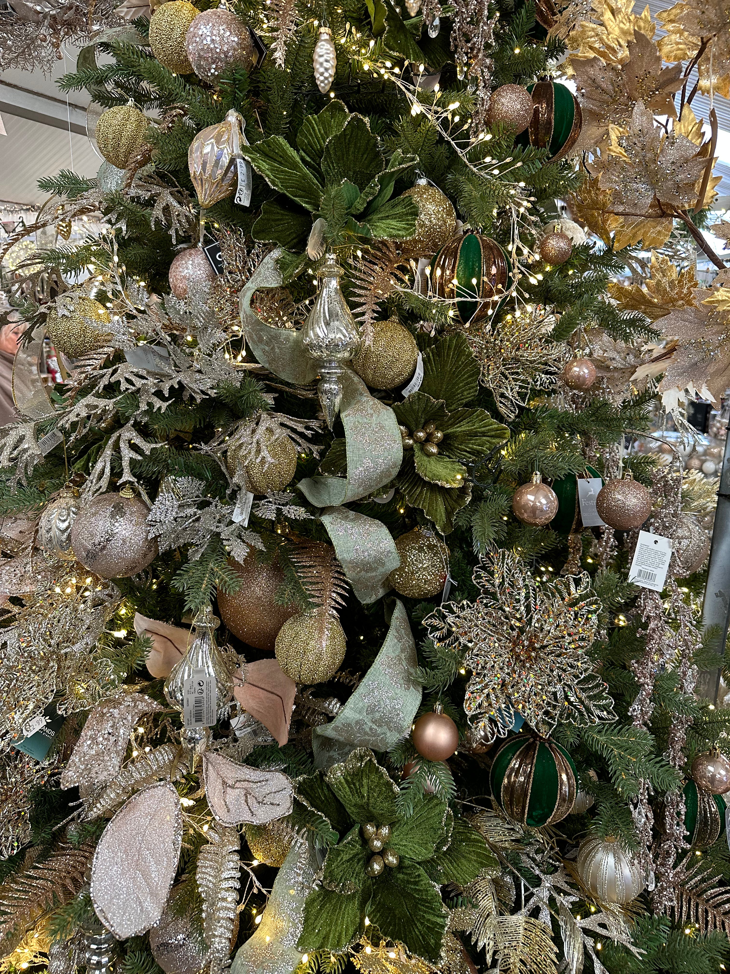2.7m Natural Sage Green & Gold Glitter Christmas Wired Ribbon