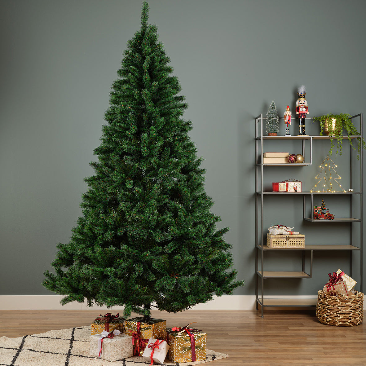 Everlands Canada Spruce Artificial Christmas Tree