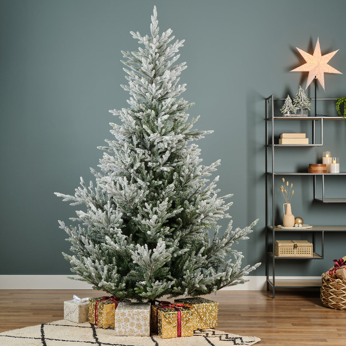 Everlands Norway Spruce Snowy Artificial Pre-shaped Christmas Tree