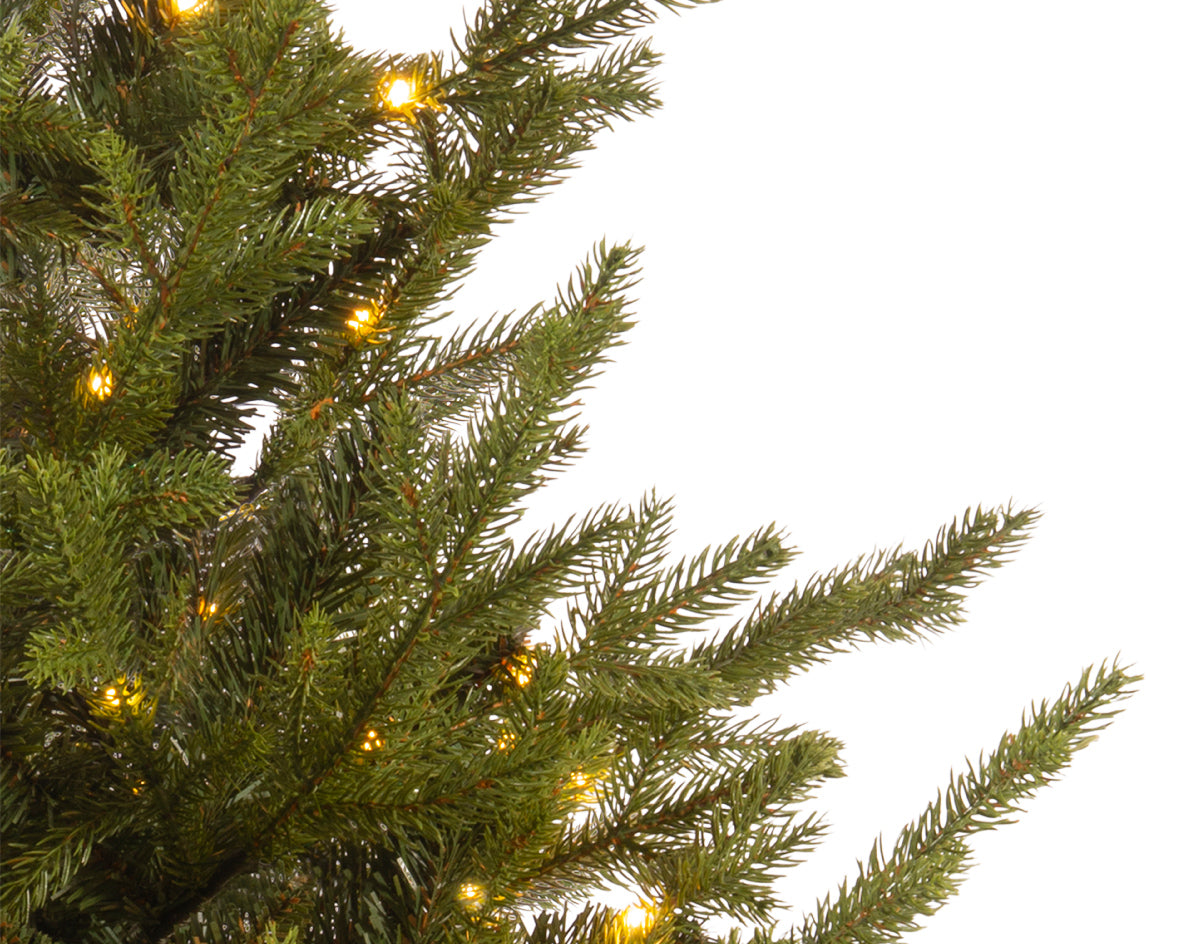 Everlands Potted Norway Spruce Pre-Lit Artificial Christmas Tree - Battery Operated