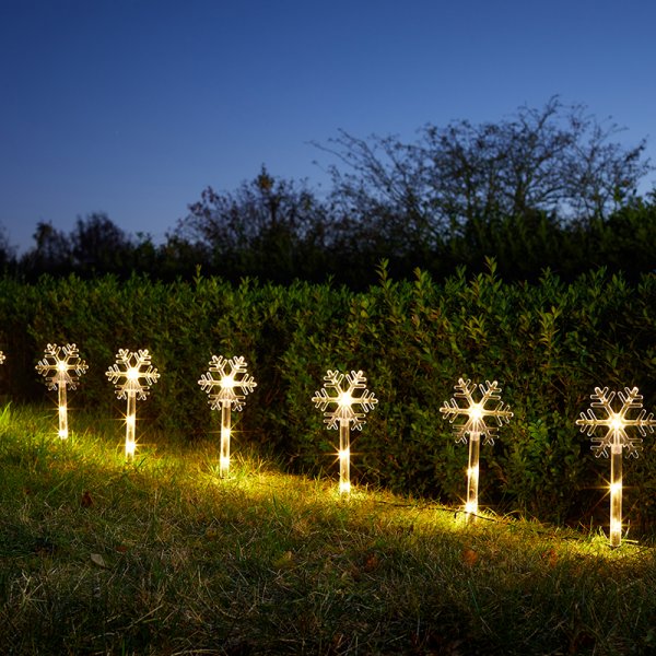 Snowflake SnowDécor Christmas Light Up Garden Stakes / Path Lights - Set of 8 - 35cm / 24 LEDs